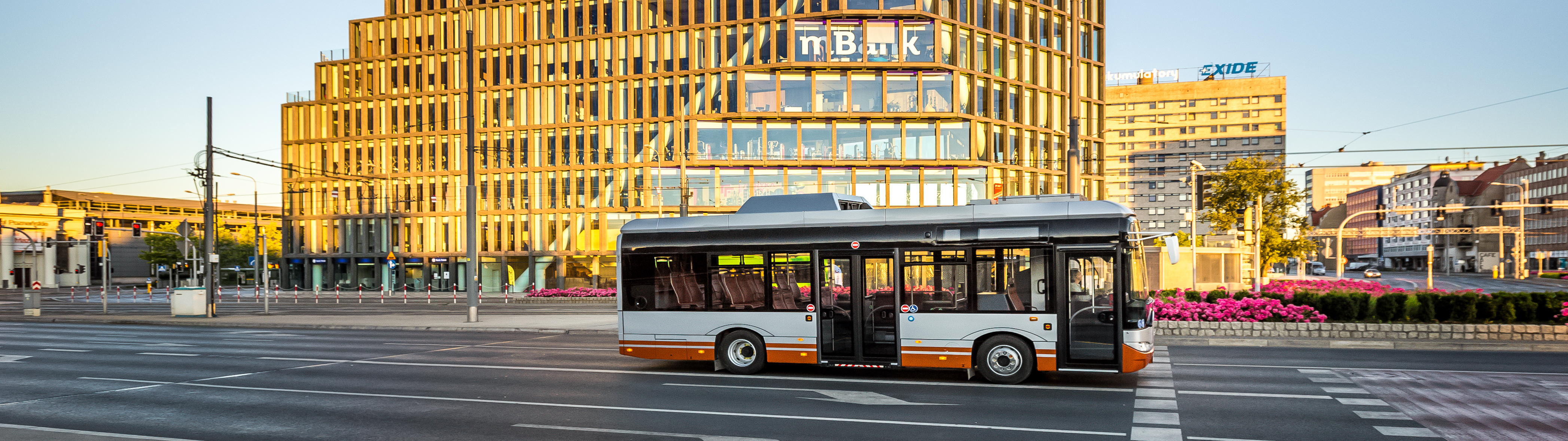 Electric Solaris buses have debut in Baltic States